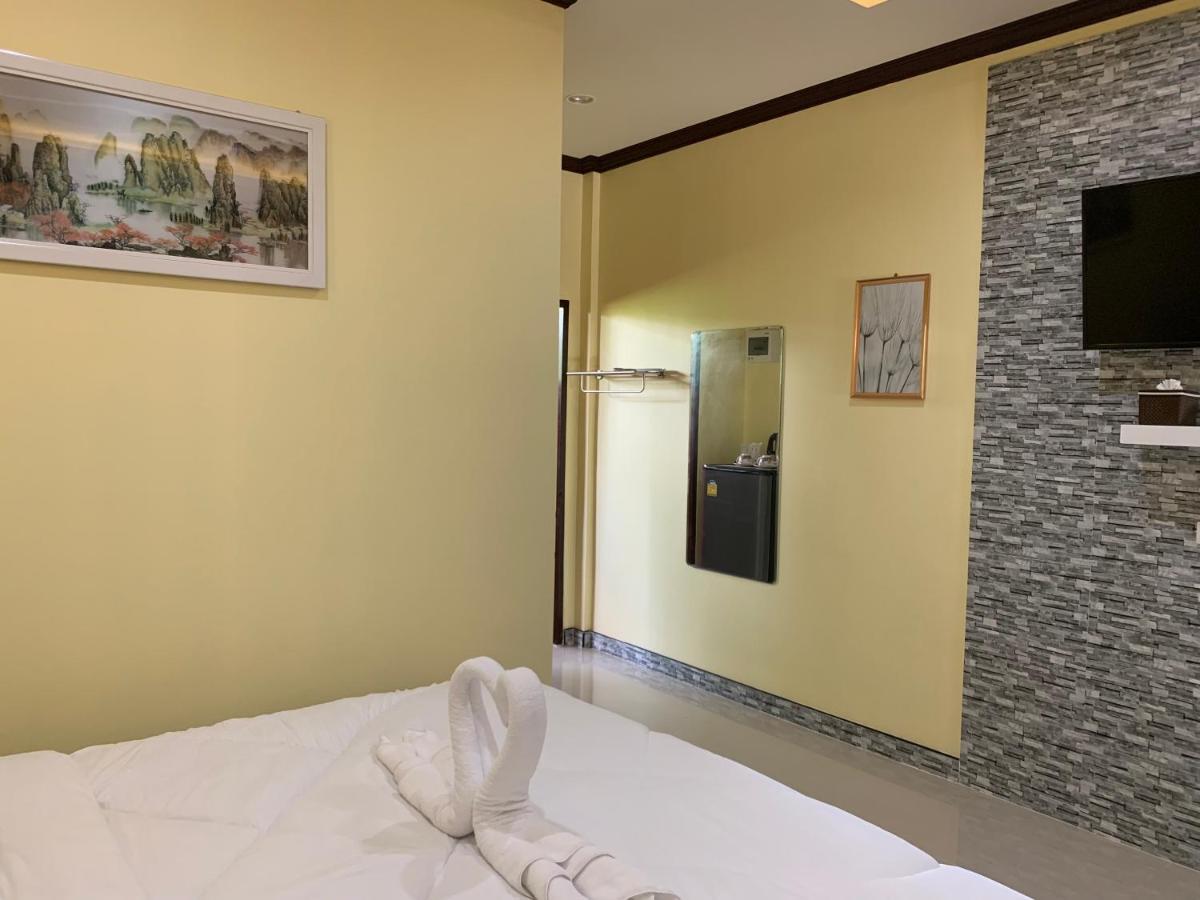 Happy Resort Phang Nga Natai Beach Exterior foto