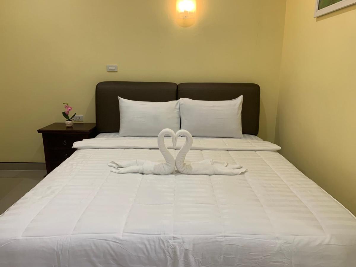 Happy Resort Phang Nga Natai Beach Exterior foto