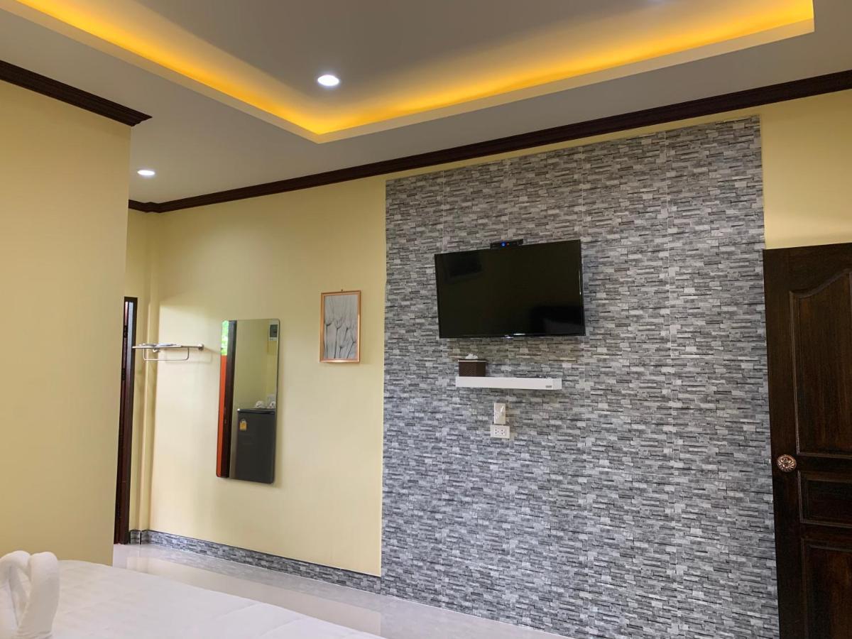 Happy Resort Phang Nga Natai Beach Exterior foto